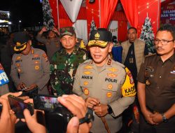 Kapolda Sulteng Pantau Pengamanan Misa Malam Natal di Kota Palu