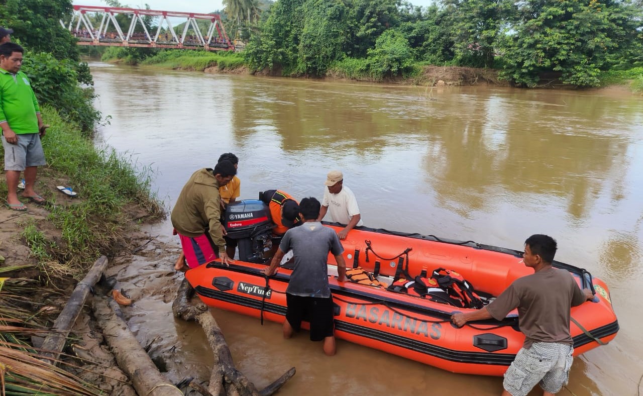 Tim SAR Gabungan Cari Anak 13 Tahun yang Hanyut di Sungai Lambunu