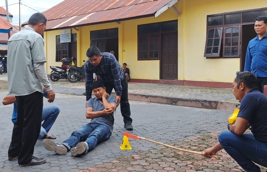 Polsek Parigi Rekonstruksi Kasus Pembunuhan di Desa Parigimpu’u, Terduga Pelaku Peragakan 24 Adegan