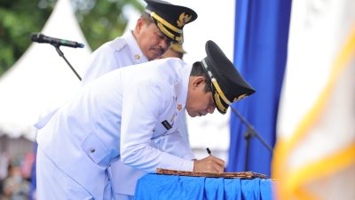 Gubernur Sulteng Melantik Bupati Parigi Moutong dan Banggai