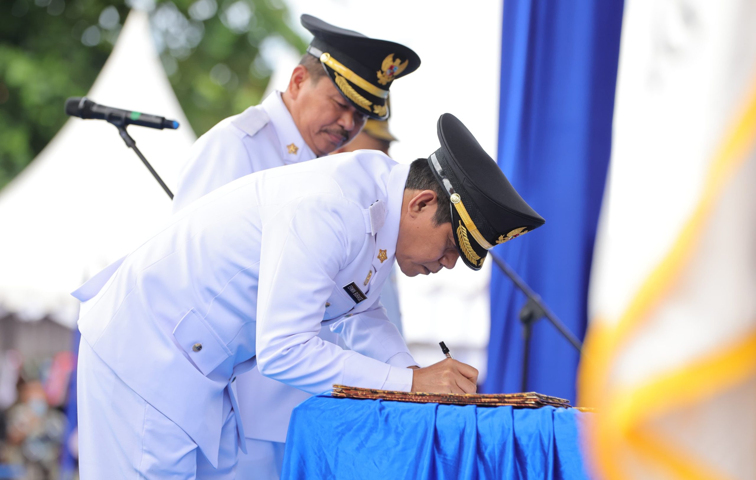 Gubernur Sulteng Melantik Bupati Parigi Moutong dan Banggai