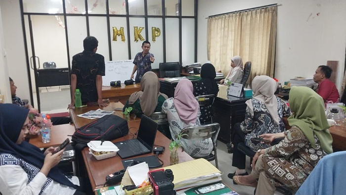 ASN PPPK Biro Adpim Sulteng Dilatih Fotografi dan Penulisan Press Release