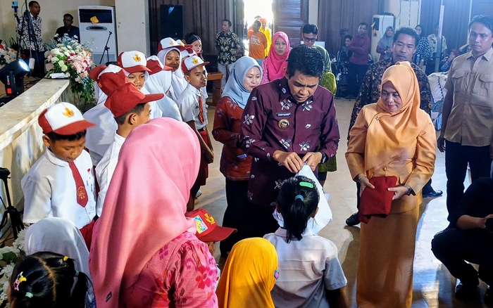 Wujudkan Pendidikan Setara, Pemda Parigi Moutong Gratiskan Seragam hingga Larang Pungutan Sekolah