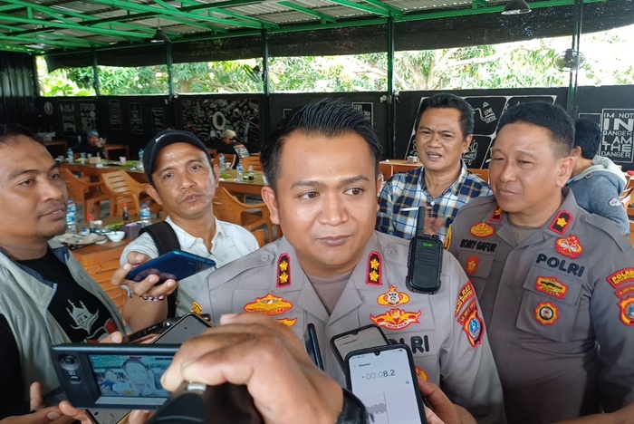 Jelang 17 Agustus, Polres Parimo Lakukan Razia Bendera One Piece
