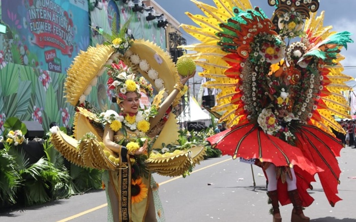 Karnival Durian Parigi Moutong Memukau di Tomohon International Flower Festival