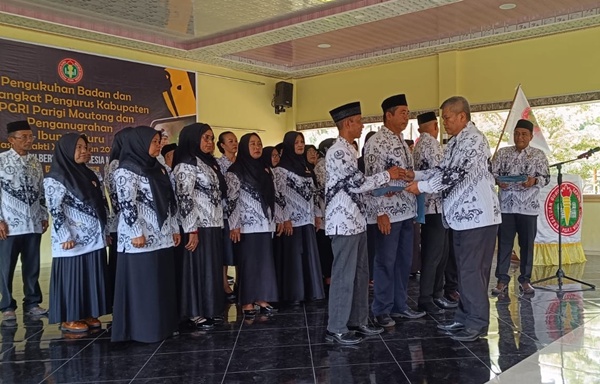 Pengurus PGRI Parigi Moutong Periode 2025-2030 Dikukuhkan