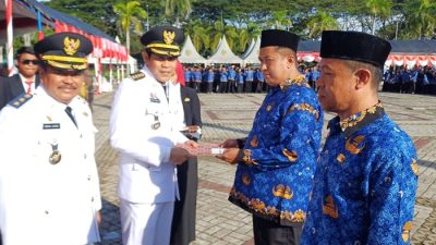 Bupati Parigi Moutong Serahkan SK P3K Tahap I Secara Simbolis