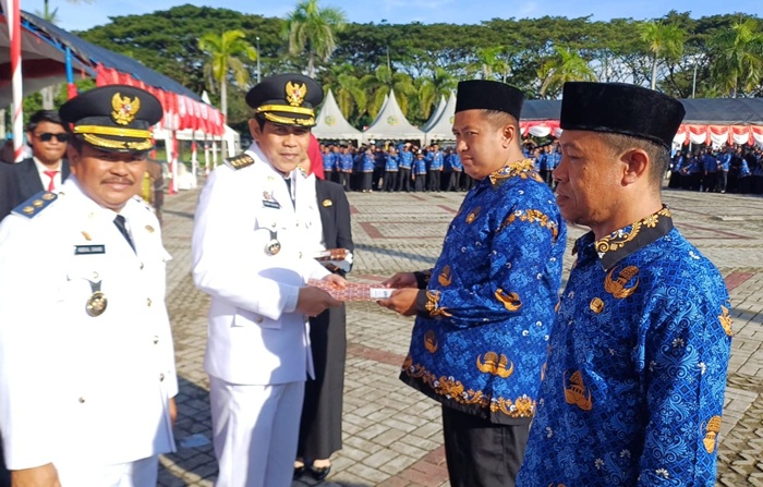 Bupati Parigi Moutong Serahkan SK P3K Tahap I Secara Simbolis