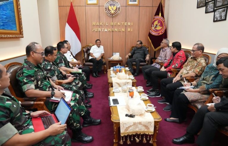 Wamenhan dan KIP Sepakati Penguatan Keterbukaan Informasi di Sektor Pertahanan