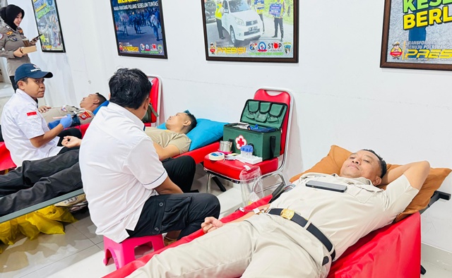 HUT ke-70, Ditlantas Polda Sulteng Hadirkan Kepedulian Lewat Donor Darah