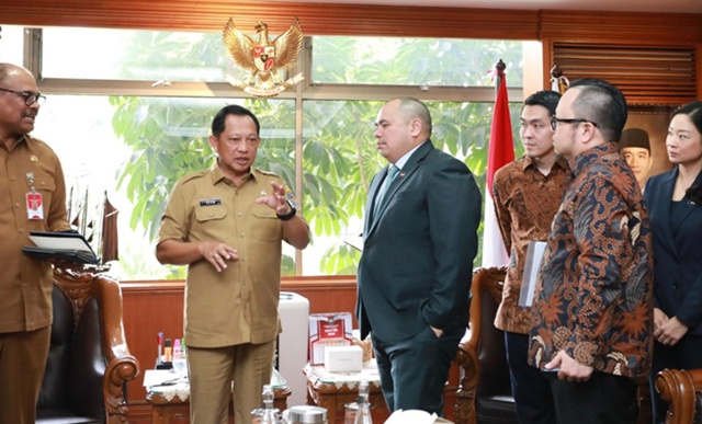 Kemendagri-BPI Danantara Rancang Solusi Pendidikan Unggul dan Pengelolaan Sampah Cerdas