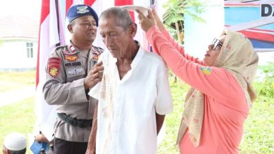 Rayakan HUT ke-75, Polairud Polres Parigi Moutong Gelar Bakti Sosial dan Pelayanan Kesehatan Gratis