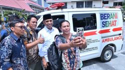 Gubernur Sulteng Serahkan 19 Ambulans untuk Rumah Ibadah