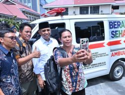 Gubernur Sulteng Serahkan 19 Ambulans untuk Rumah Ibadah