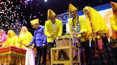 Festival Teluk Tomini di Parigi Moutong Dihelat Meriah, Padukan Gelaran Budaya dan GSMS