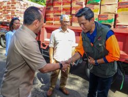 Kementrans Kirim Delapan Truk Bantuan Bagi Korban Bencana di Sumatera