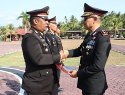 Polres Parigi Moutong Anugerahkan Satya Lencana kepada Puluhan Personel Berprestasi