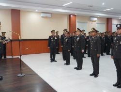 Kapolda Sulteng Anugerahkan Satyalancana kepada 383 Personel Berprestasi