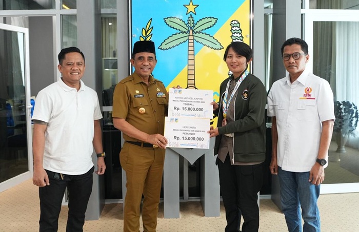 Gubernur Anwar Hafid Apresiasi Dua Atlet Sulteng Peraih Medali SEA Games 2025