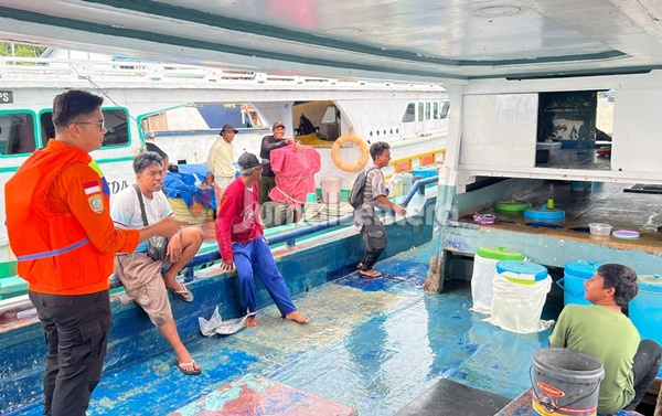 Cegah Kecelakaan Laut, SAR Ampana Edukasi Nelayan Gunakan Alat Keselamatan