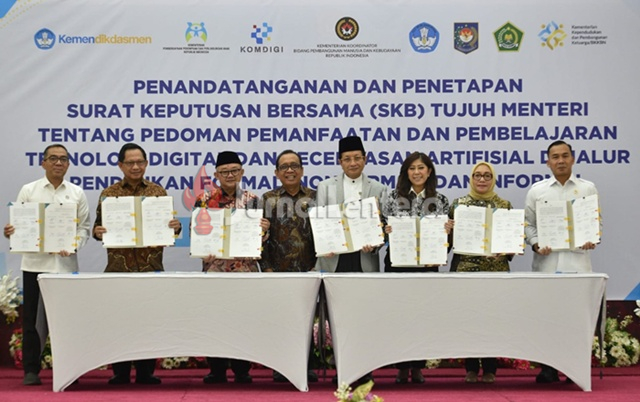 Teknologi Digital dan AI di Sekolah Kini Diatur Melalui SKB Tujuh Menteri