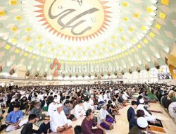 Ribuan Jamaah Padati Salat Idulfitri di Masjid Raya Baitulkhairaat, Gubernur Sulteng Tekankan Nilai Ketakwaan