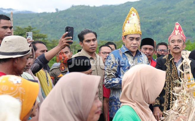 Bupati Parigi Moutong Janji Bangun Rumah Adat di Tomini