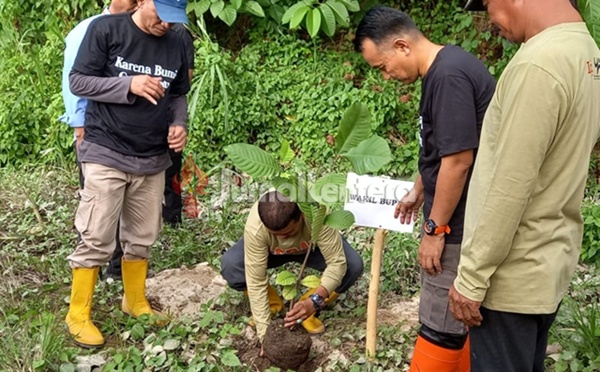 Ribuan Bibit Ditanam di Torue, Upaya Serius Parigi Moutong Lawan Perubahan Iklim