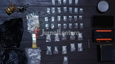 Polisi Tangkap Terduga Pengedar di Banggai dan Sita Puluhan Paket Sabu