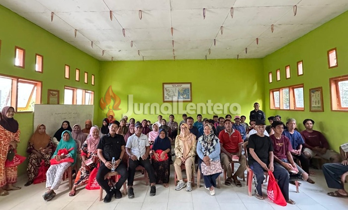 Legislator PDI-P Salurkan Bantuan hingga ke Rumah Warga