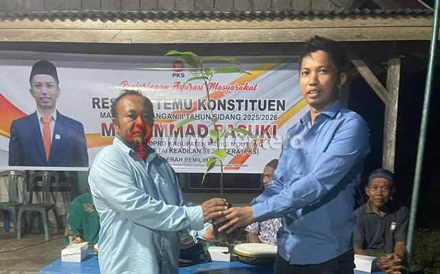 Legislator PKS Parigi Moutong Ini Bawa Bantuan Tunai dan Bibit untuk Warga