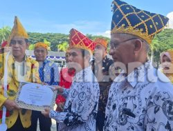 Guru dan Kepsek di Wilayah Terpencil Parigi Moutong Diganjar Penghargaan