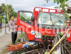 Truk Bermuatan Gas Subsidi Hantam Rumah di Banggai