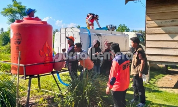 BPBD Parigi Moutong Salurkan Air Bersih ke 70 KK dan Kebut Normalisasi Sungai Pascabanjir