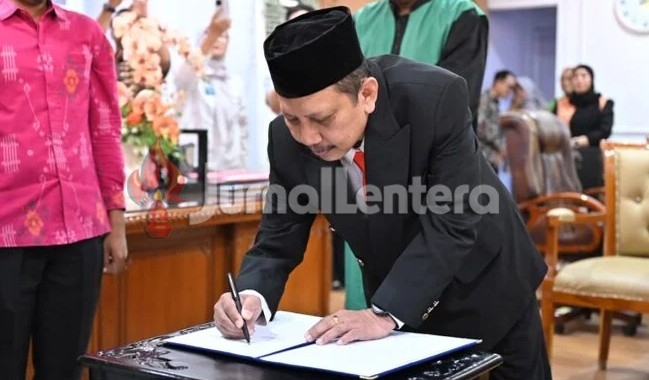 Wagub Sulteng Lantik Dokter Ahli Utama, RSUD Undata Bidik Standar Internasional