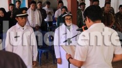 Usai Melantik Dua Kepala Desa, Bupati Parigi Moutong Beri Penghargaan Gelar Non Litigation Peacemaker