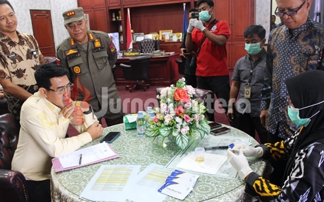 Bupati, Wabup, dan Sekda Parigi Moutong Kompak Tes Urine
