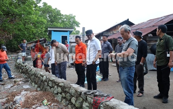 Bupati Parigi Moutong Pastikan Penanganan Abrasi di Kecamatan Palasa Jadi Prioritas
