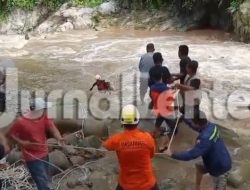 Tim SAR Evakuasi Dua Bocah Terjebak Arus Deras Sungai Tuweley di Tolitoli