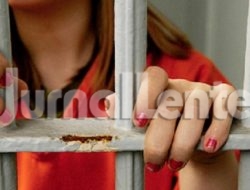 Dua Perempuan Pengedar Obat Keras di Banggai Resmi Dilimpahkan ke Kejaksaan