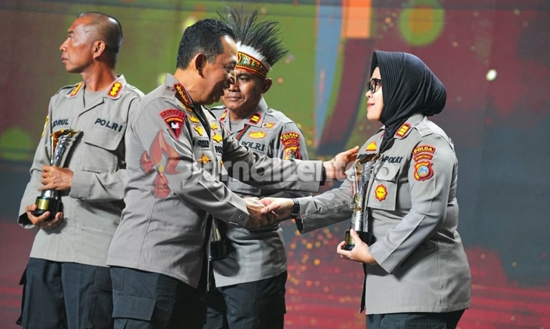AKP Siti Elminawati Raih Penghargaan Bergengsi Hoegeng Awards 2026