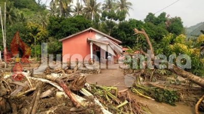 Belasan KK Mengungsi dan Puluhan Rumah Diterjang Banjir Bandang di Parigi Moutong