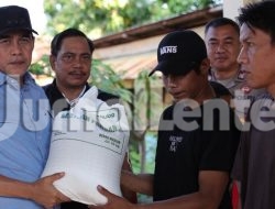 Distribusi Beras Terkendala Jalan Rusak, Bupati Parigi Moutong Kerahkan Alat Berat