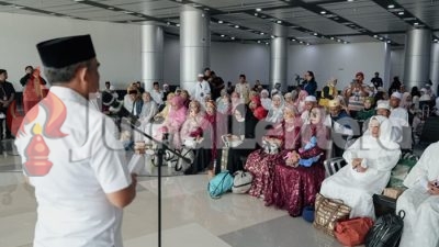 Gubernur Sulteng Sambut Kepulangan 175 Jamaah Haji di Bandara Internasional Mutiara SIS Al-Jufri Palu